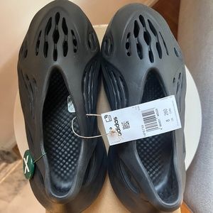 Yeezy Foam Runner (Onyx) for Sale!